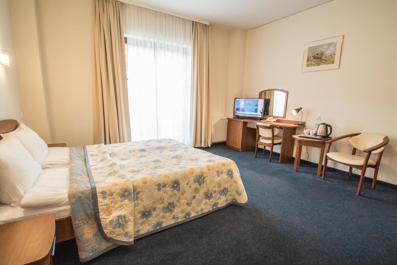 Hotel Jaworzyna Krynicka 크리니차 즈드로이 외부 사진